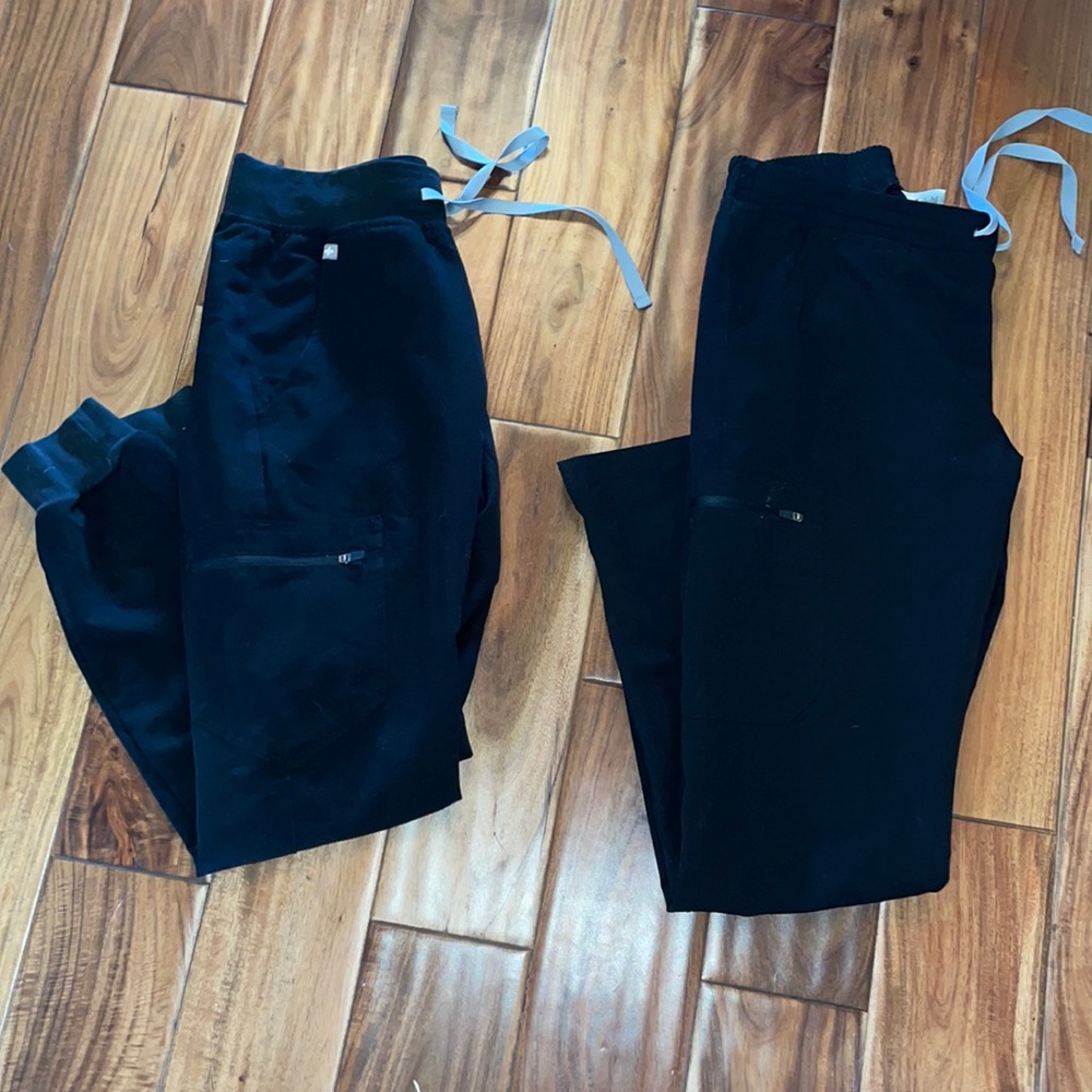 Figs XS scrub bottoms. Zamora XS jogger style and XS straight leg style